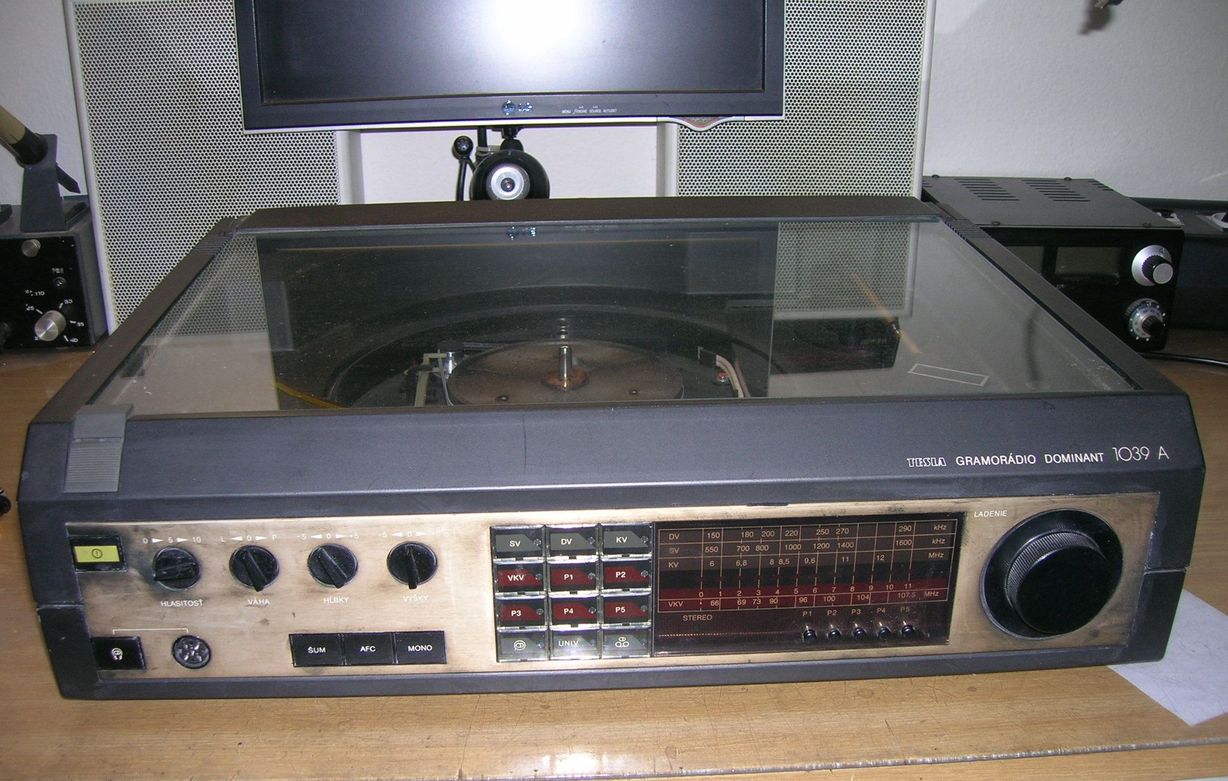 DOM1